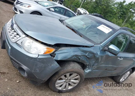 2012 Subaru Forester 2.5X Premium из США, поврежденный, VIN JF2SHADC6CH458662